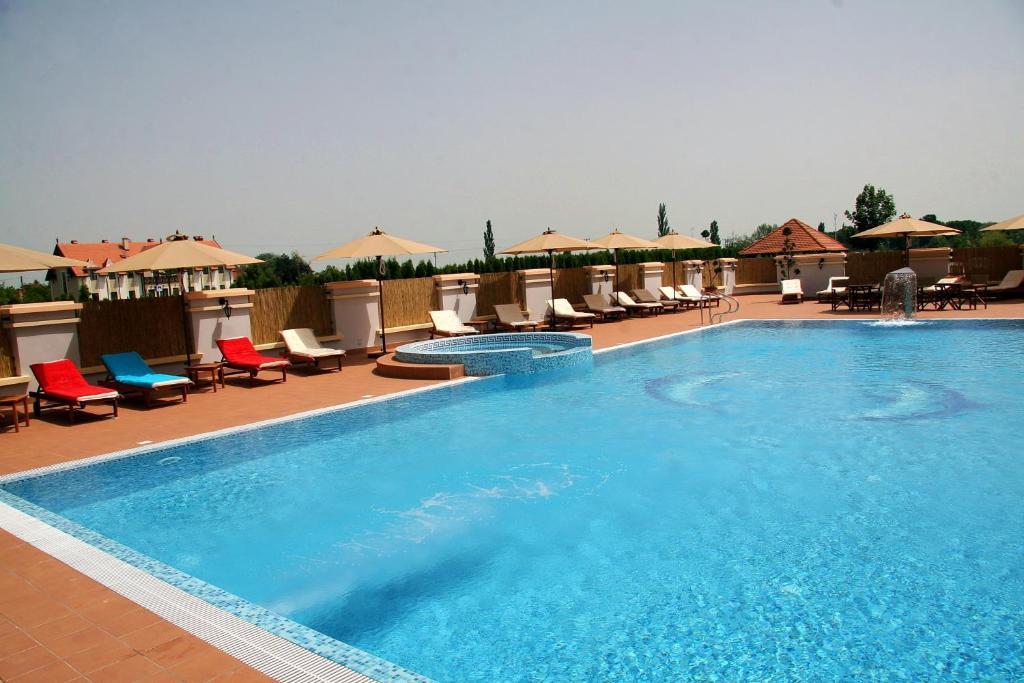 Hotel Prezident Palić エクステリア 写真