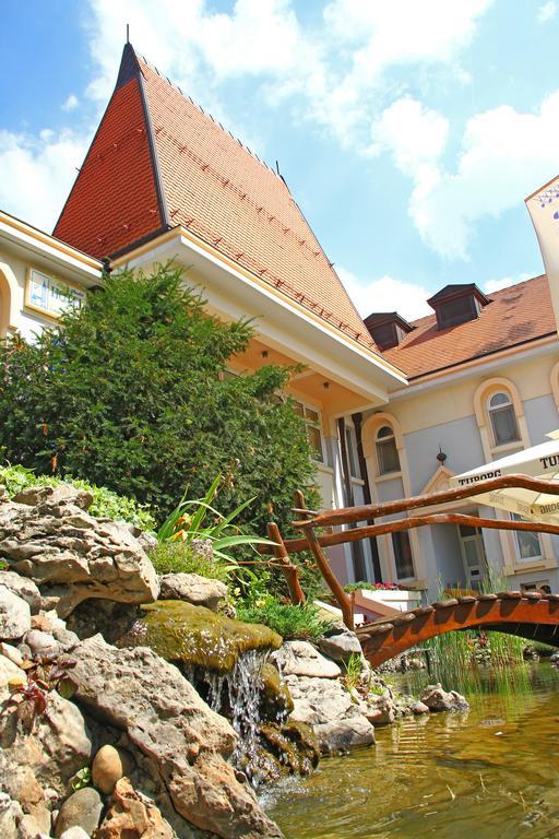 Hotel Prezident Palić エクステリア 写真