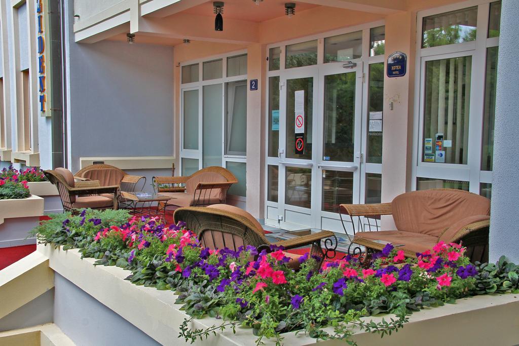 Hotel Prezident Palić エクステリア 写真