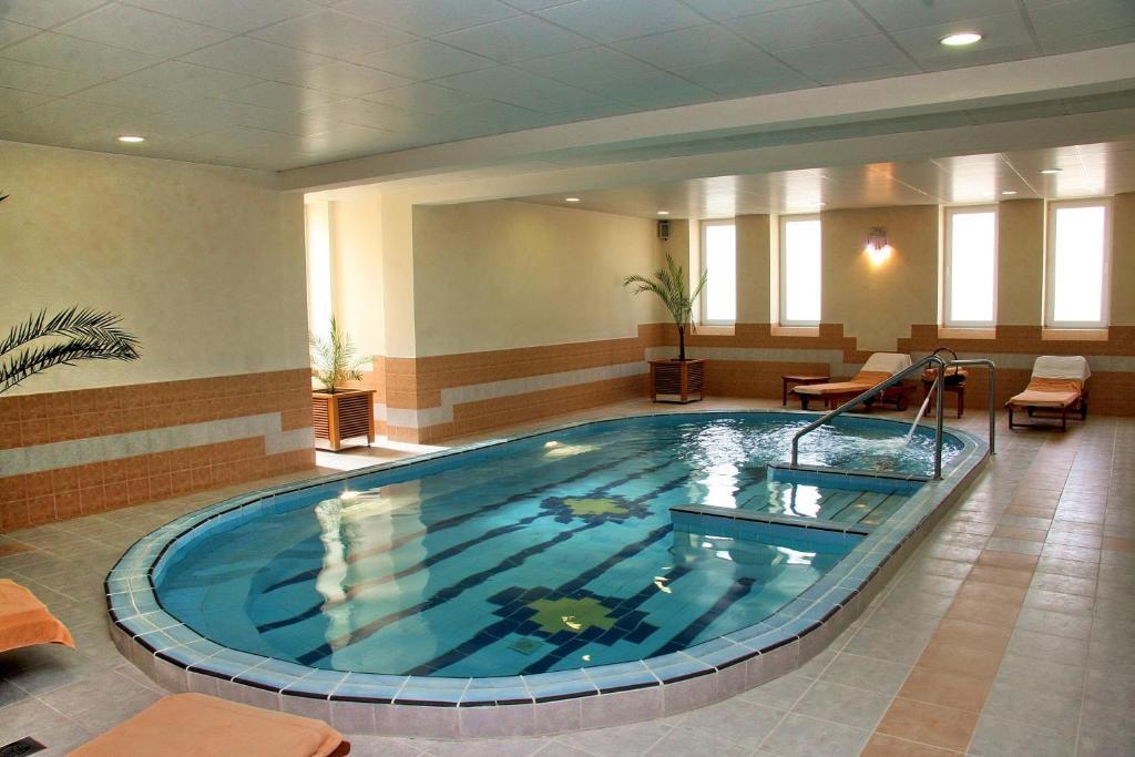 Hotel Prezident Palić エクステリア 写真