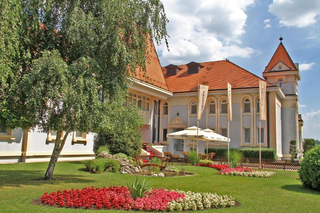 Hotel Prezident Palić エクステリア 写真
