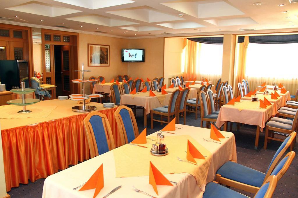 Hotel Prezident Palić エクステリア 写真