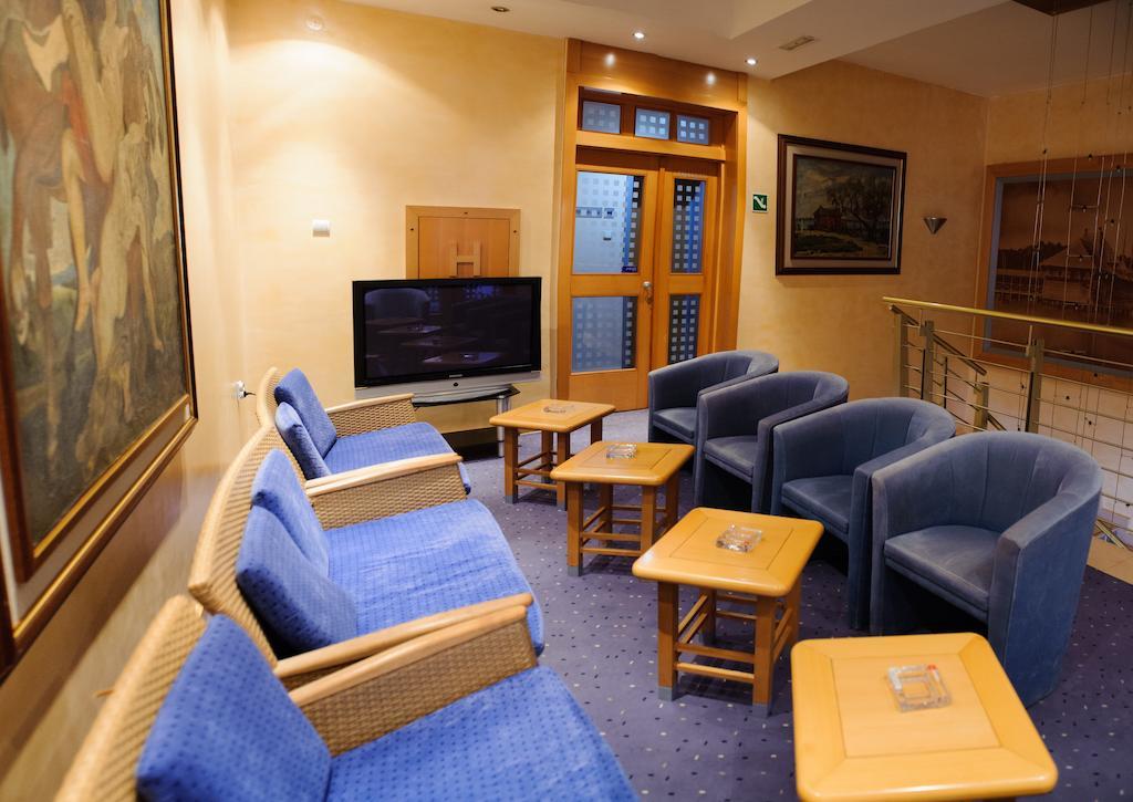 Hotel Prezident Palić エクステリア 写真