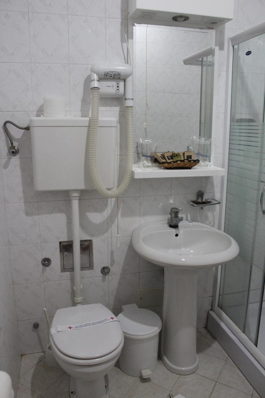 Hotel Prezident Palić エクステリア 写真
