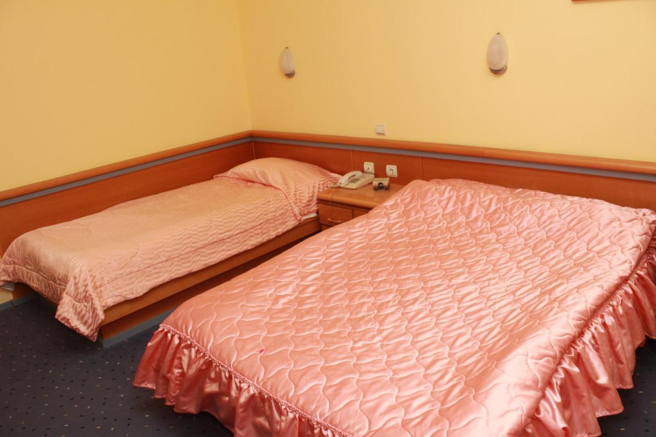 Hotel Prezident Palić エクステリア 写真