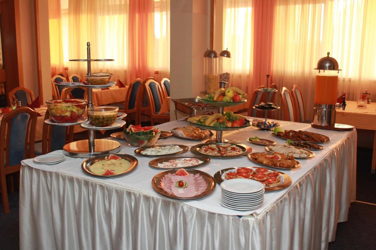 Hotel Prezident Palić エクステリア 写真
