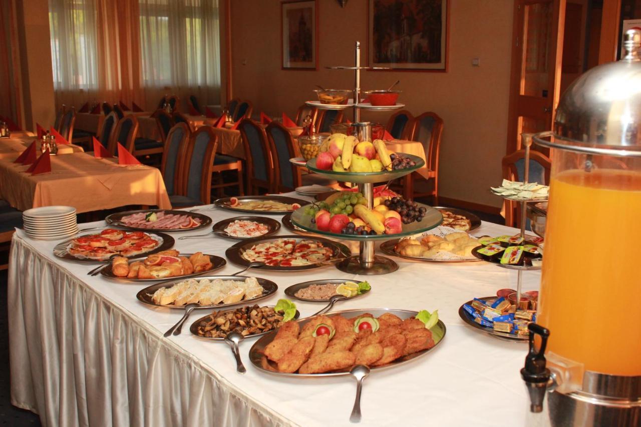 Hotel Prezident Palić エクステリア 写真