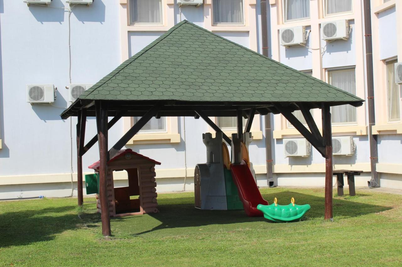Hotel Prezident Palić エクステリア 写真